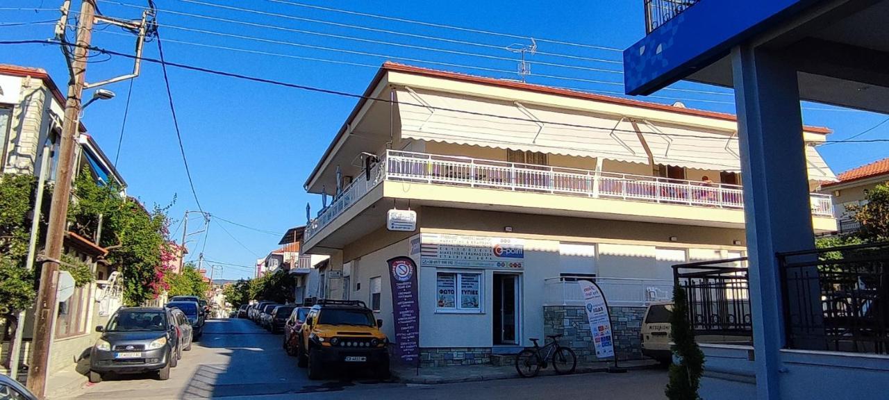 Katerina Rodon Apartments Nea Roda Exterior photo