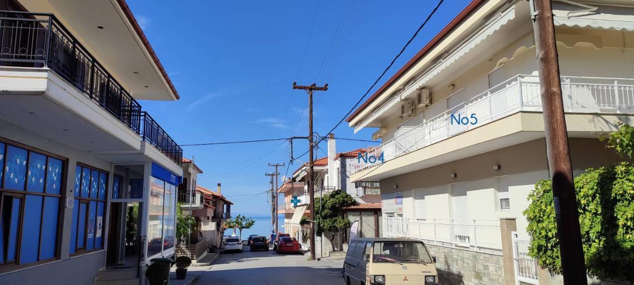 Katerina Rodon Apartments Nea Roda Exterior photo